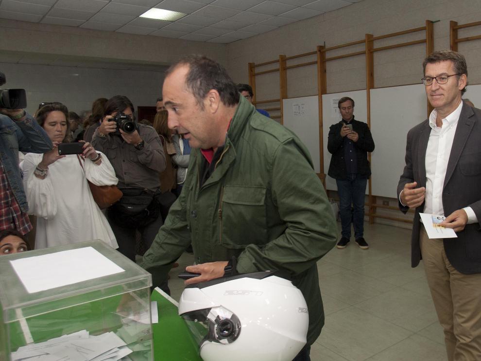Feijoo vota en las elecciones gallegas