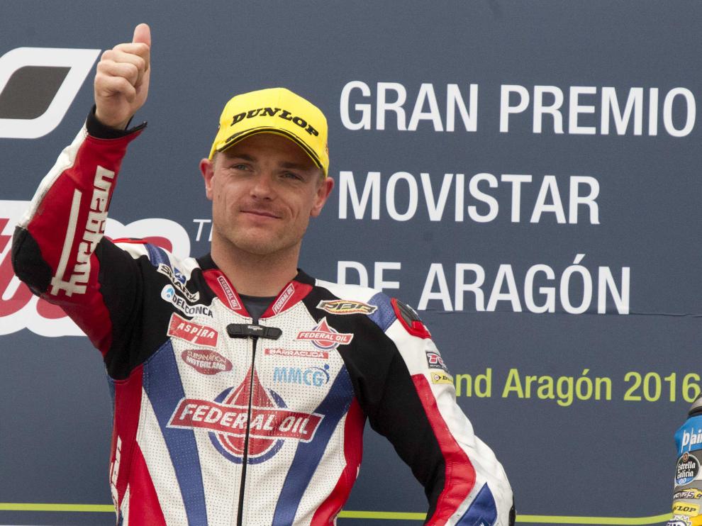 Lowes celebra su victoria en Moto2 en Alcañiz