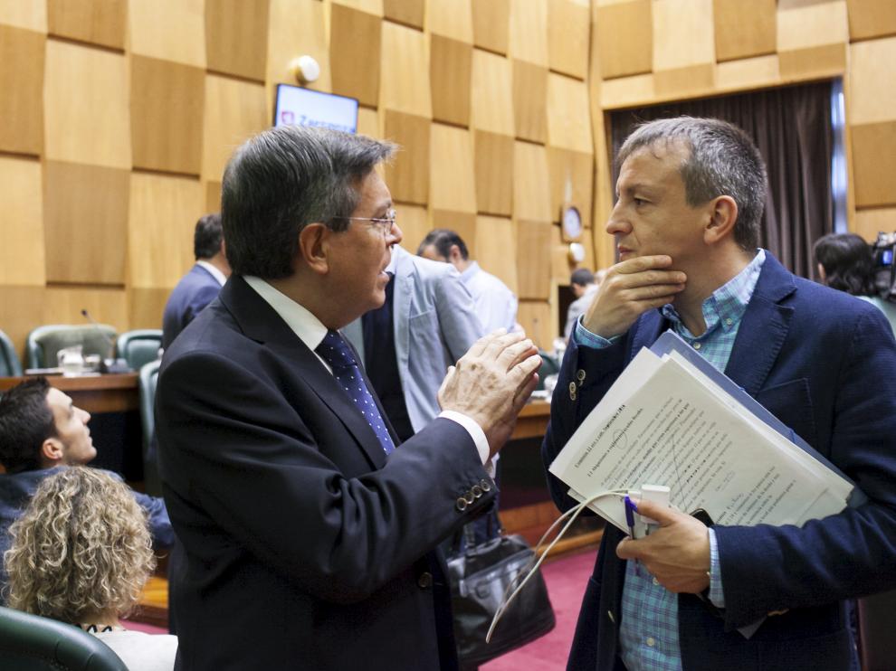ZEC, PSOE y CHA aprueban la tarifa plana de pago de impuestos