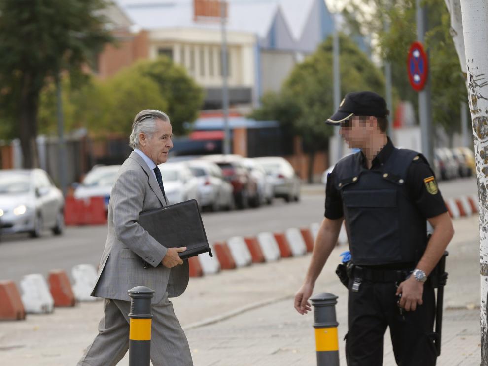 Blesa y otros acusados por las tarjeta opacas llegan a la Audiencia Nacional
