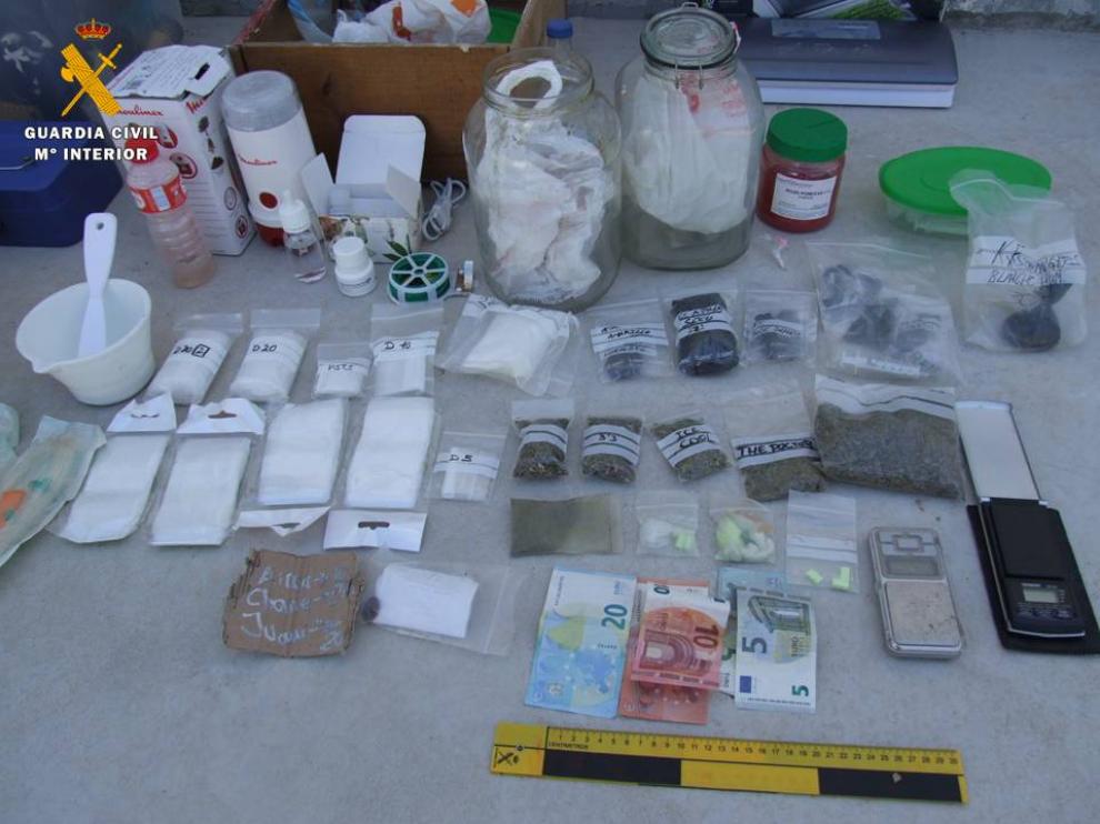 Efectos intervenidos en una operación antidroga en Pina de Ebro.