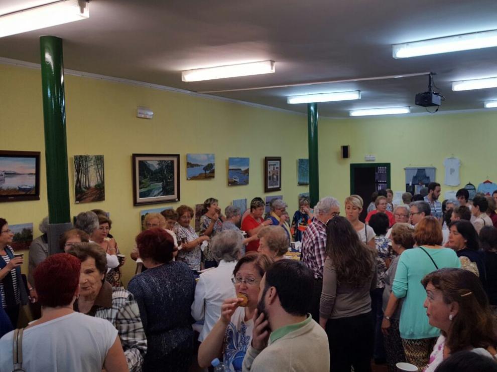 La inauguración, que tuvo lugar este lunes, reunió a numerosos vecinos.