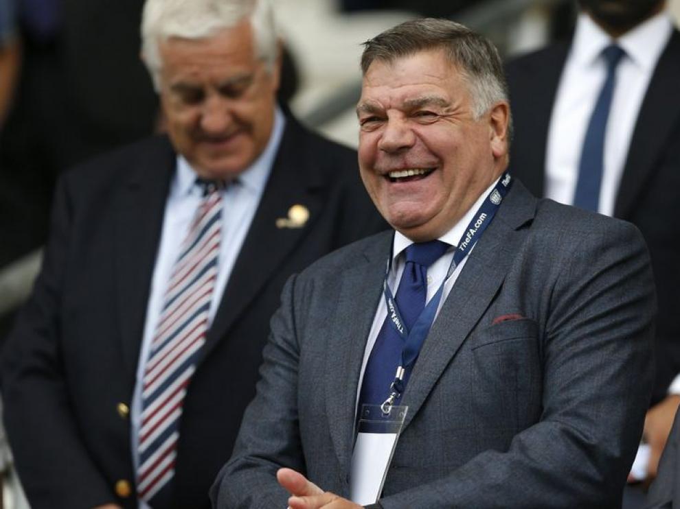 Sam Allardyce aparece en un vídeo grabado con cámara oculta explicando, entre otras cuestiones, cómo burlar las leyes del mercado de fichajes.