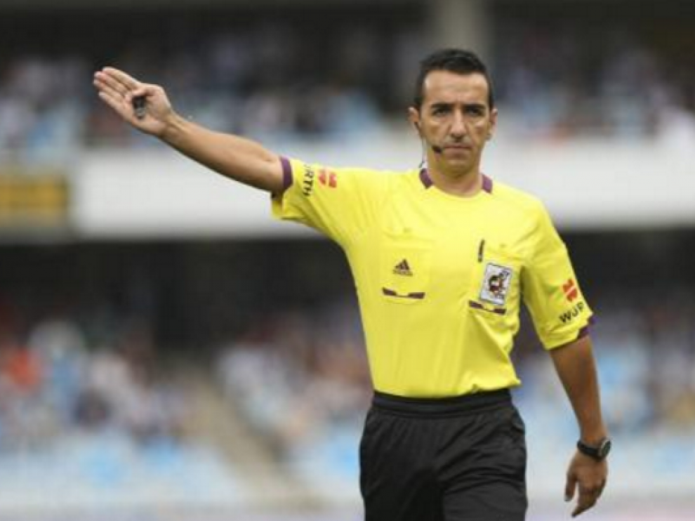 Pedro Jesús Pérez Montero, sevillano de 40 años, árbitro del Numancia-Real Zaragoza que sugirió la sanción a Ángel que ha revocado el Comité de Apelación con contundencia.