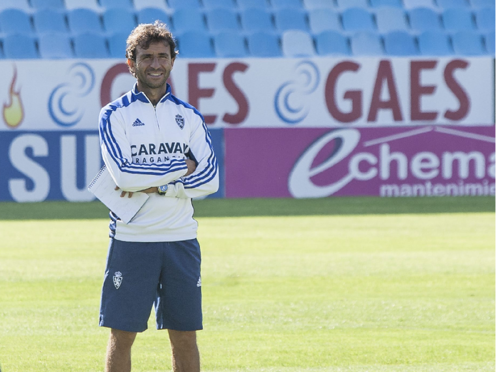 Luis Milla, sonriente en un pasaje del ensayo del viernes en La Romareda.