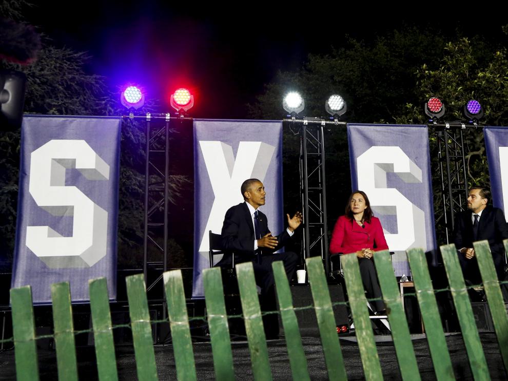 Obama y DiCaprio en el debate sobre el cambio climático celebrado dentro del festival 'South By South Lawn'.