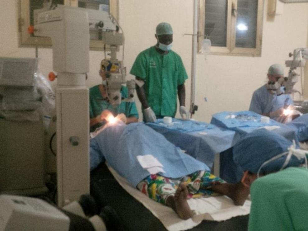 Uno de los quirófanos improvisados en un hospital de Chad por médicos aragoneses.