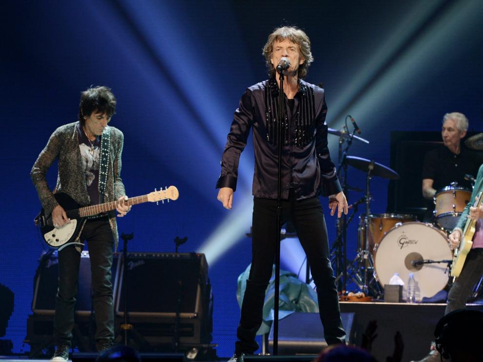 Mick Jagger tiene que recuperarse de una laringitis.