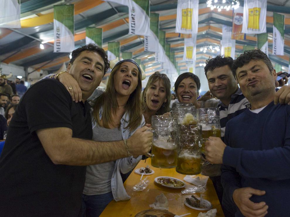 Disfrutando en la fiesta de la cerveza de las pasadas fiestas del Pilar.