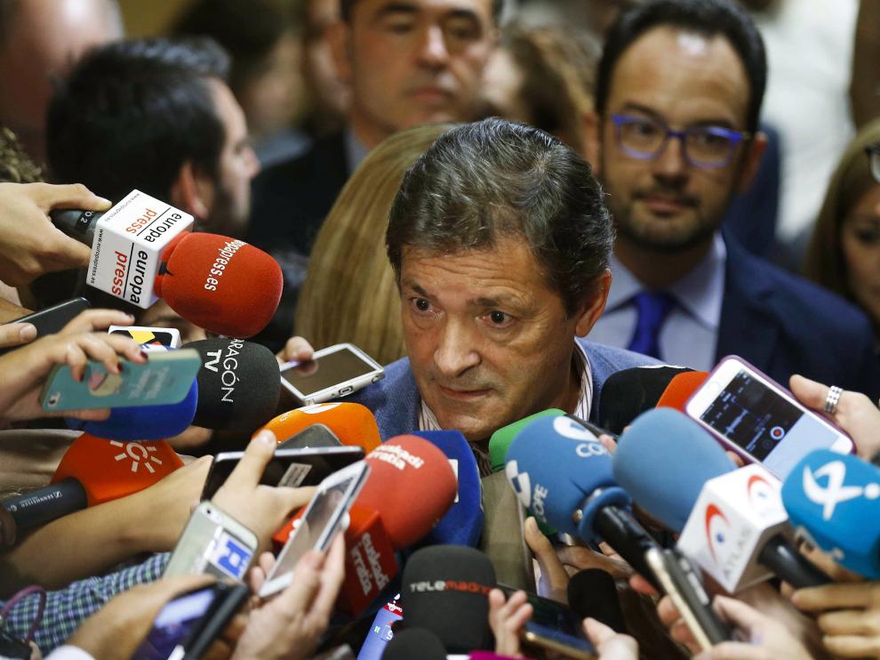 El presidente de la Gestora del PSOE, Javier Fernández