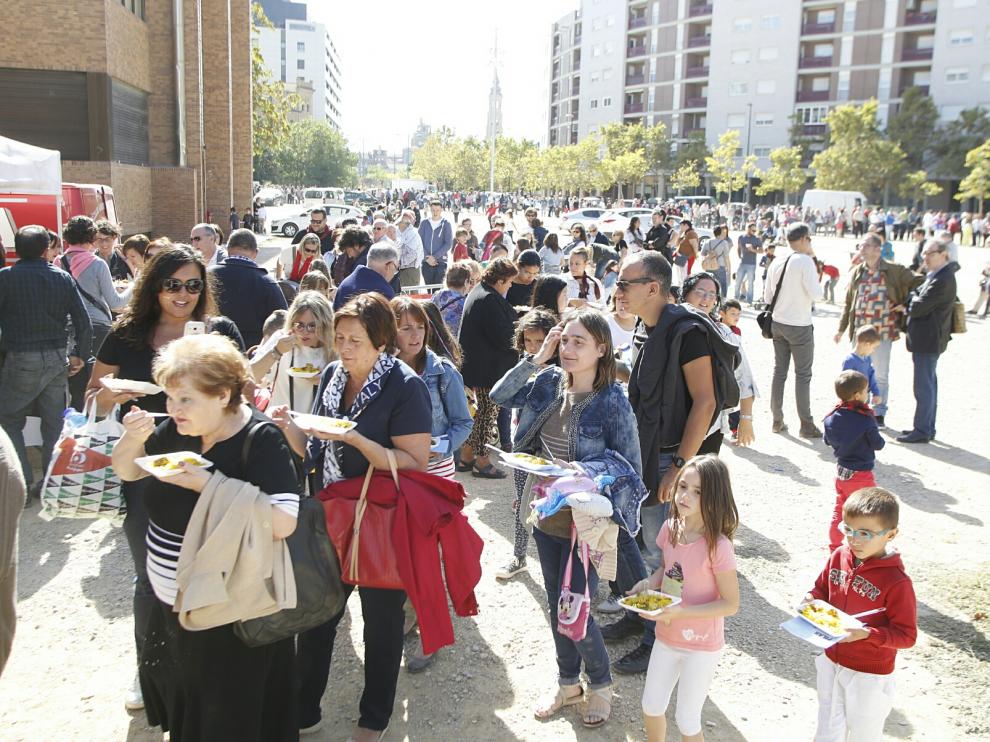 Una comida popular en el Arrabal, celebrada hace unos meses.