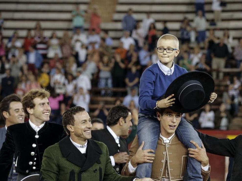 Corrida benéfica por Adrián, el niño enfermo que desea ser torero