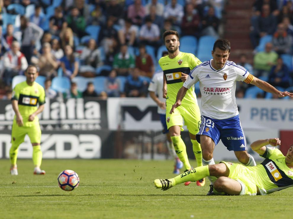 El Real Zaragoza cae ante el Elche