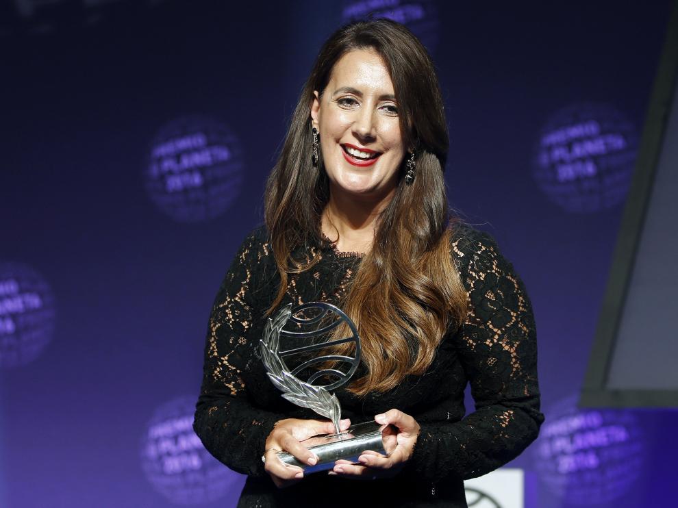 Dolores Redondo con su premio.