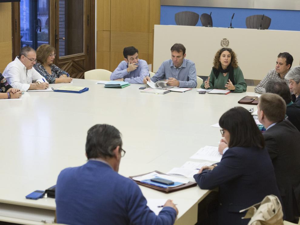Los concejales Pablo Muñoz y Arantza Gracia se reunieron ayer con diversas asociaciones.