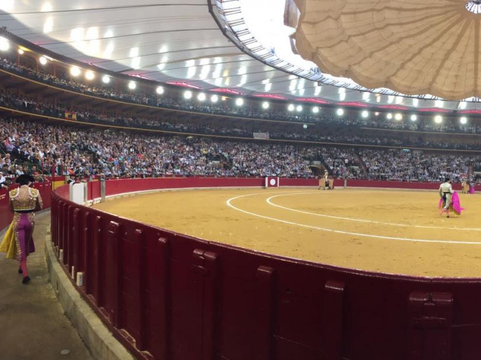 Imagen de la plaza de toros de la Misericordia repleta.