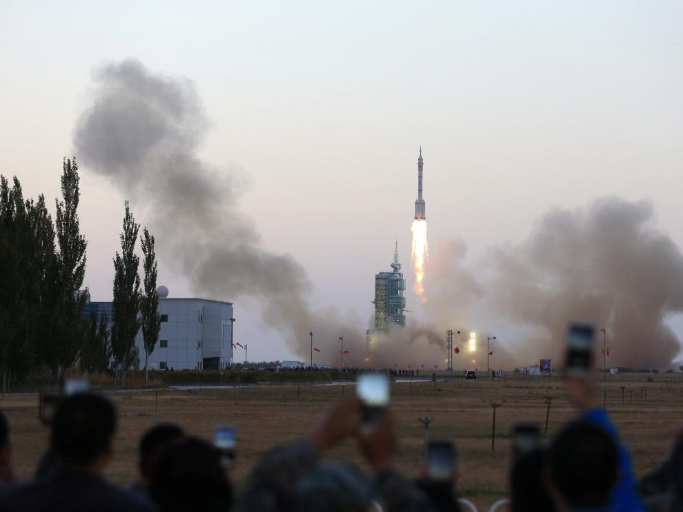 Shenzhou-11 ha sido tripulada por dos astronautas.