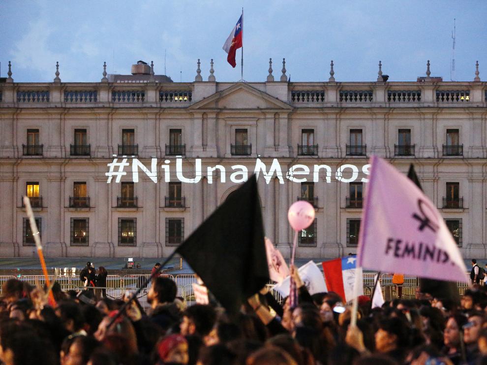 Miles de personas se manifestaron en Chine bajo el lema 'Ni una menos'.