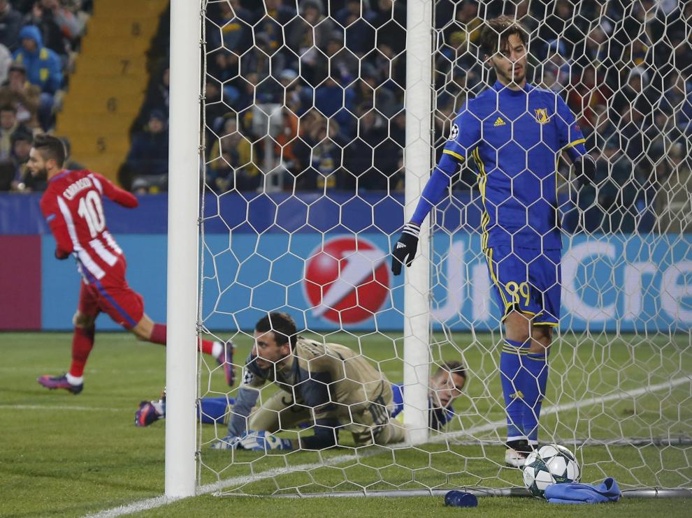 Fue otra vez Carrasco quien abrió la lata para su equipo tras aprovechar un mal remate de Torres