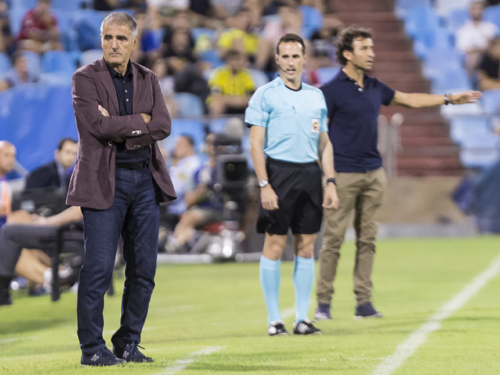 Paco Herrera, en su reciente visita a La Romareda al frente del Valladolid en la Copa del Rey, el pasado mes de septiembre, cuando ganó 1-2 al Real Zaragoza de Milla (al fondo).