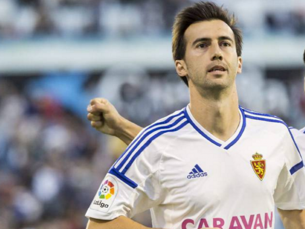 Manu Lanzarote celebra uno de los goles anotados esta temporada con el Real Zaragoza.