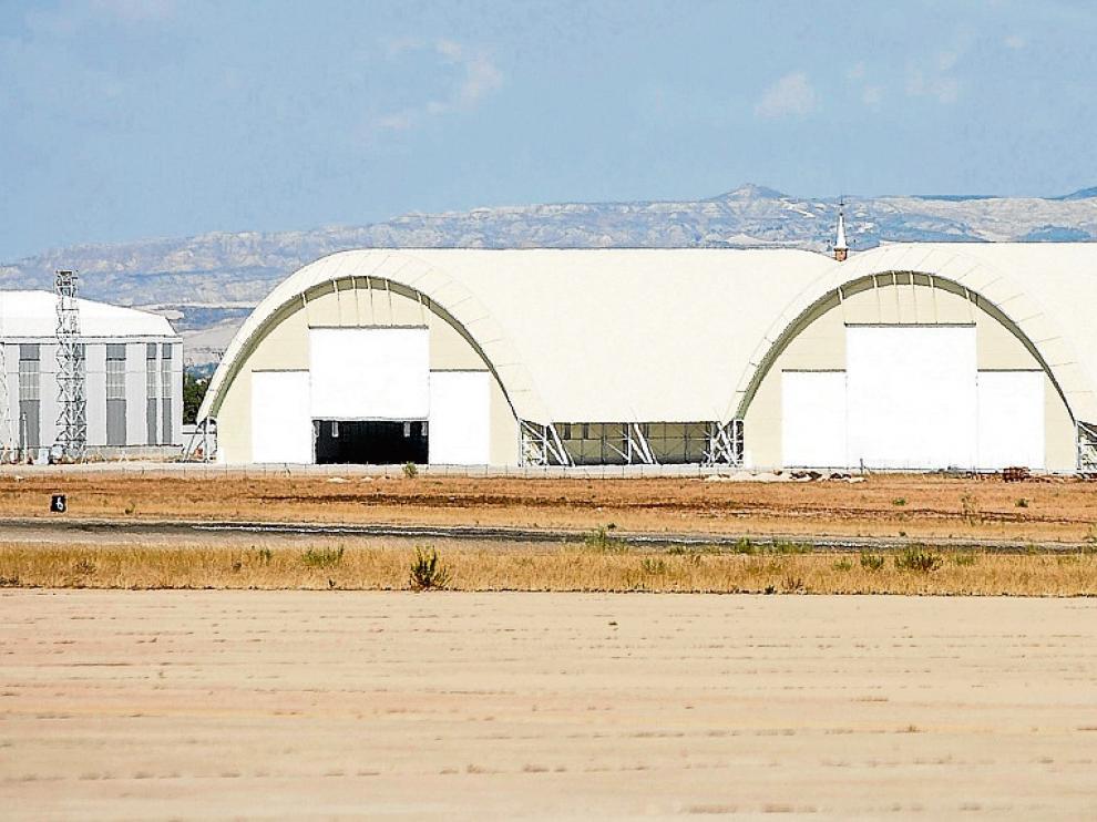 Los dos hangares de la Base de Zaragoza preparados para albergar al primer avión A400M.