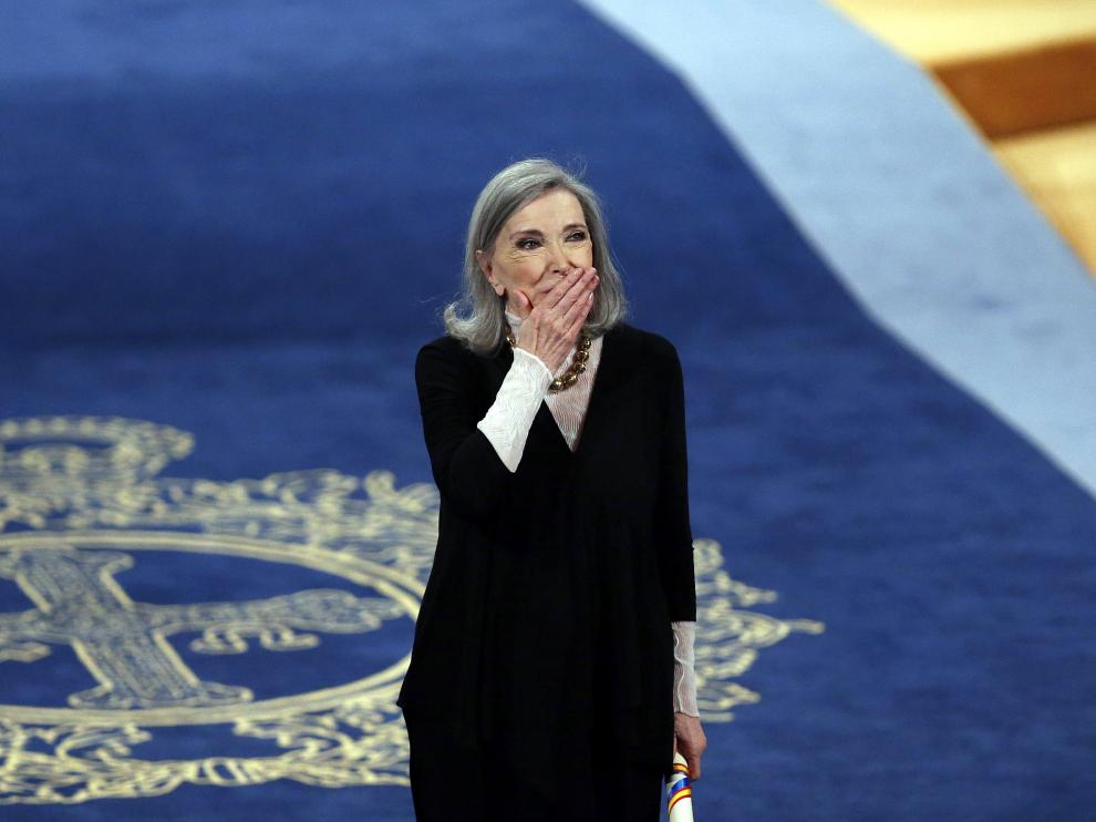 Una emocionada Núria Espert ha agradecido su premio ante los asistentes.
