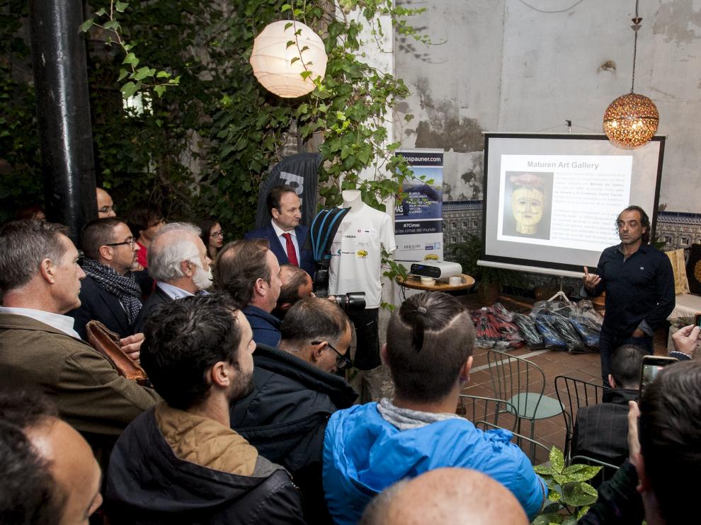 Carlos Pauner explica el viaje solidario que emprenderá el próximo domingo.