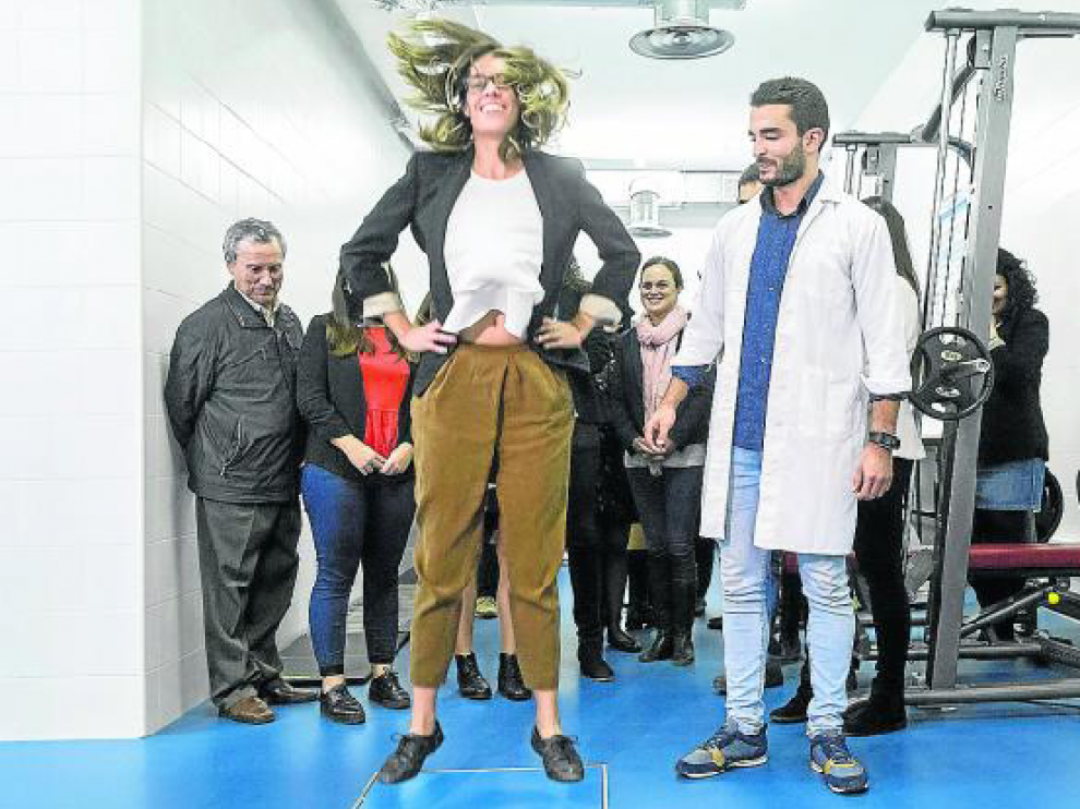 El laboratorio cuenta con una plataforma que mide las fuerzas involucradas en un movimiento