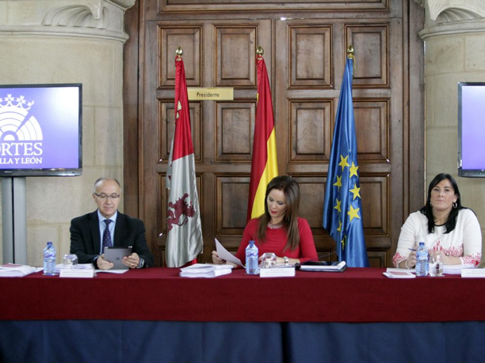 La presidenta de las Cortes, Silvia Clemente, presidiendo la reunión de la Mesa de las Cortes y la Junta de Portavoces celebrada en Soria
