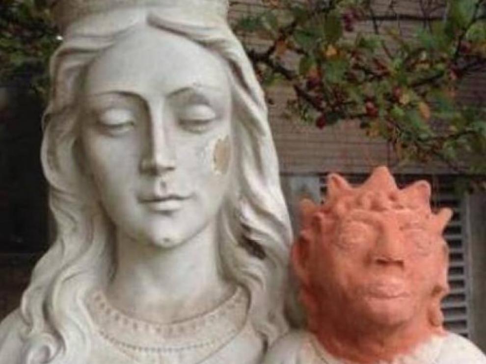 Una artista comenzó a restaurar la figura pero en vez de utilizar mármol usó arcilla.