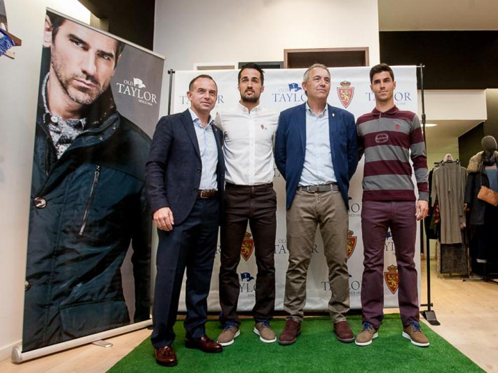 Christian Lapetra, Jorge Casado, José Estiragués y Edu García, en la tienda Old Taylor.