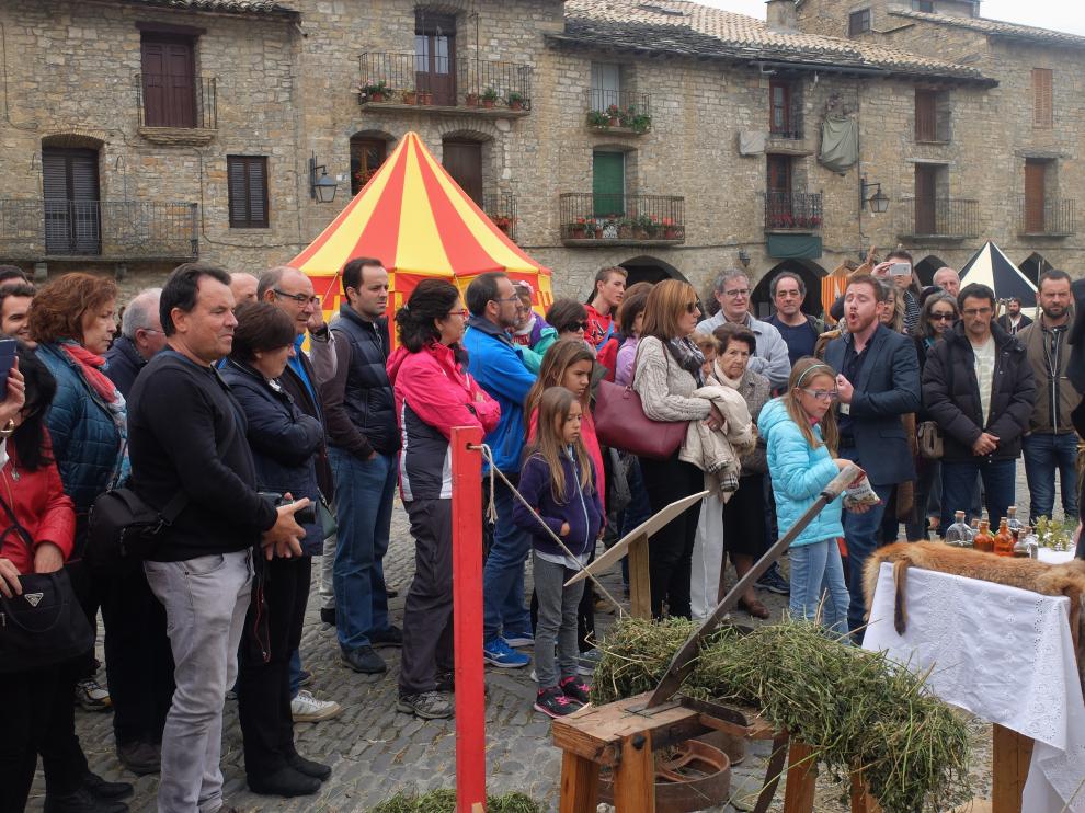 Aínsa vuelve al medievo