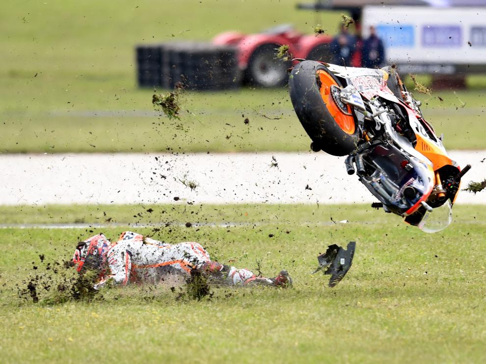 La caída de Márquez permite a Crutchlow sumar su segunda victoria
