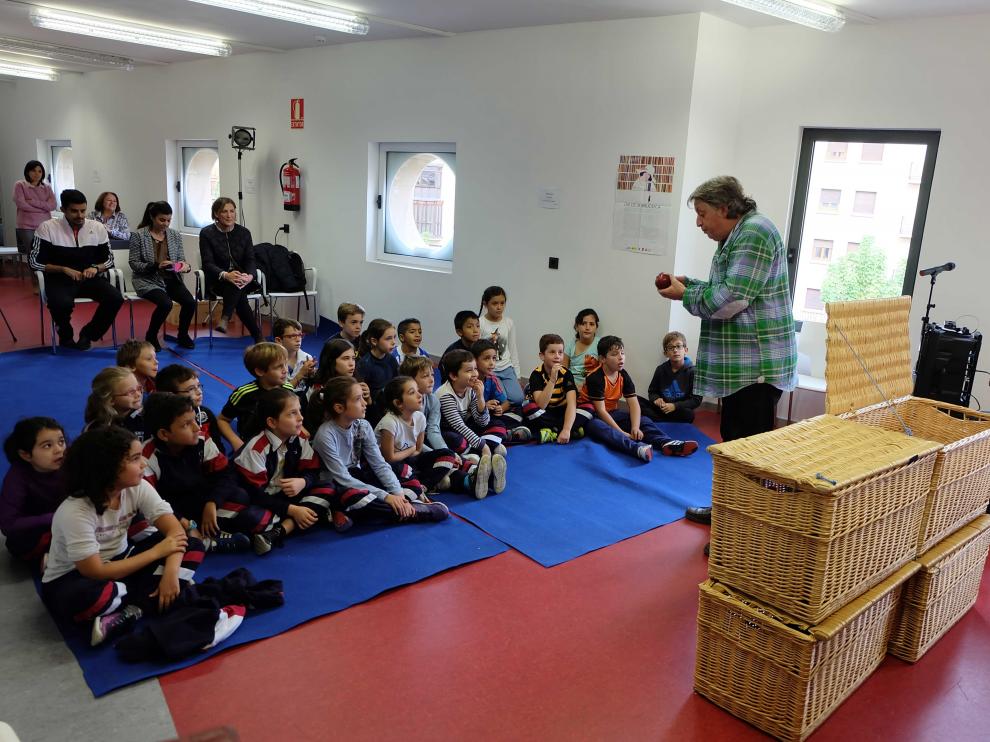 Alumnos de tercero de Primaria, en una sesión de cuentacuentos. Ayto Tarazona