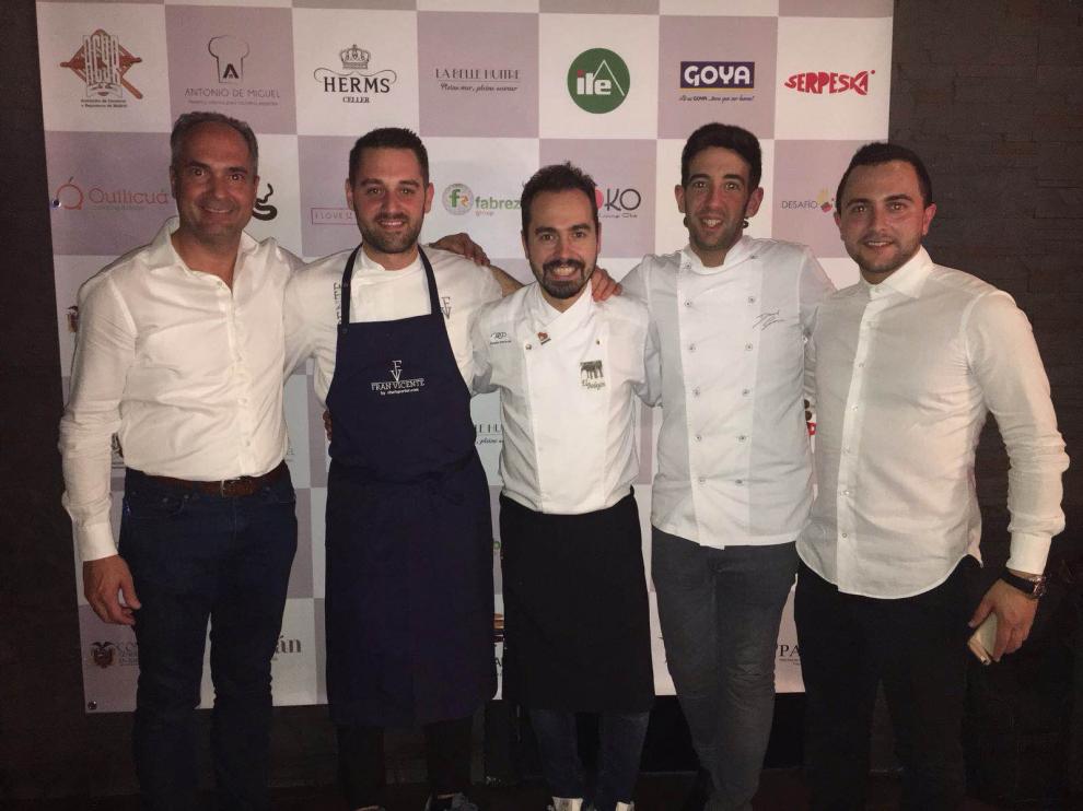 Pertusa, en el centro, con sus compañeros de la gala.