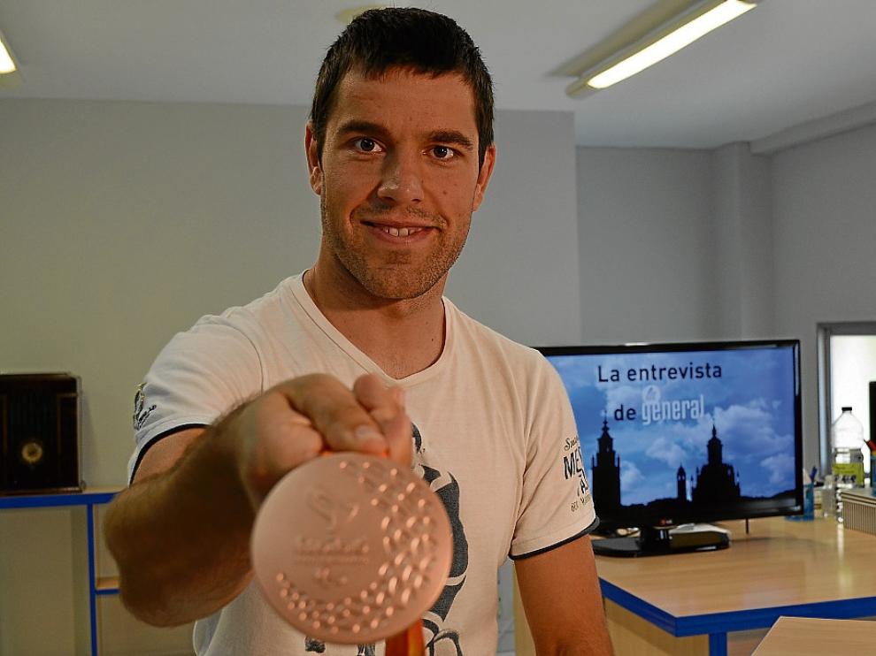 El ciclista adaptado Eduardo Santas volvió de los Juegos Paralímpicos de Río con una medalla de bronce y dos diplomas olímpicos.