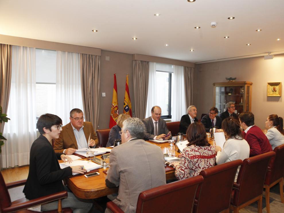 La presidenta de las Cortes, Violeta Barba, hizo ayer su propuesta a la Mesa y Junta de Portavoces.