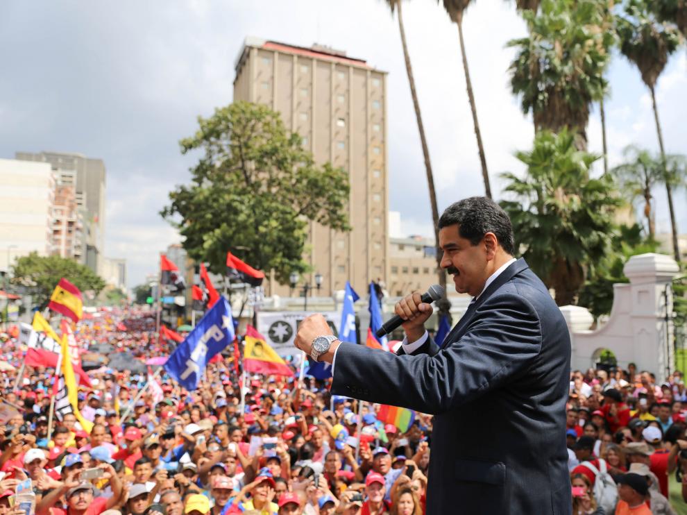 Maduro pide al Consejo de Defensa evaluar escenarios de diálogo con oposición