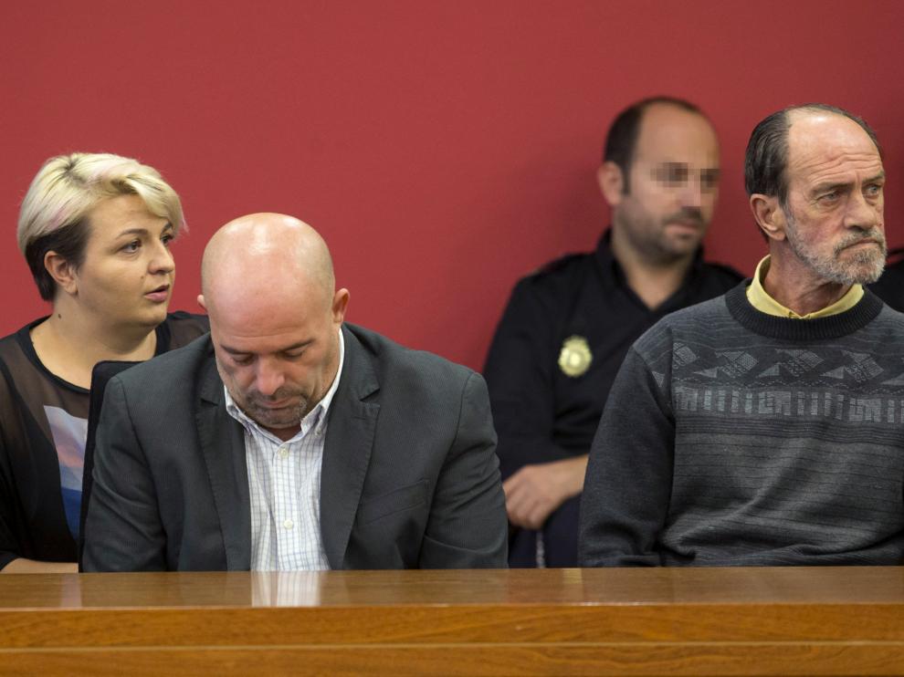 Valentin Ion (d) y Constantin Stan (i), dos de los acusados del asesinato de la jugadora holandesa de voleibol Ingrid Visser