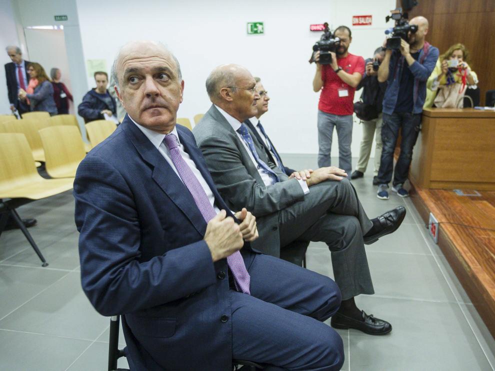 Los tres acusados Tomás García Montes, Javier Alfaro y Ramón Marrero, ayer, durante la tercera y última sesión del juicio.