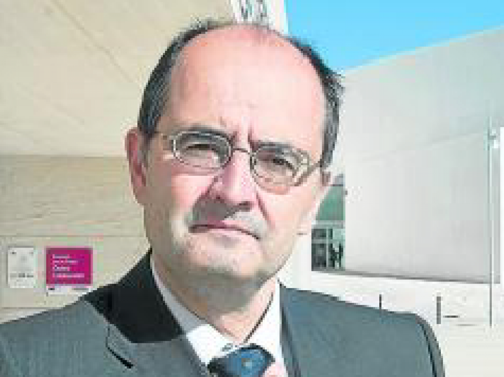El Rector de la USJ, C. Pérez