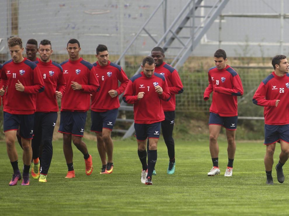 Los jugadores de la SD Huesca quieren alargar hoy ante el Reus el dulce momento de la temporada que están viviendo por juego y por resultados.