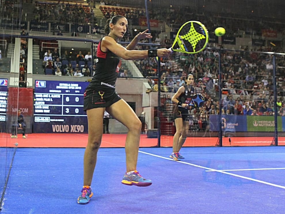 Las hermanas Sánchez Alayeto, durante un partido