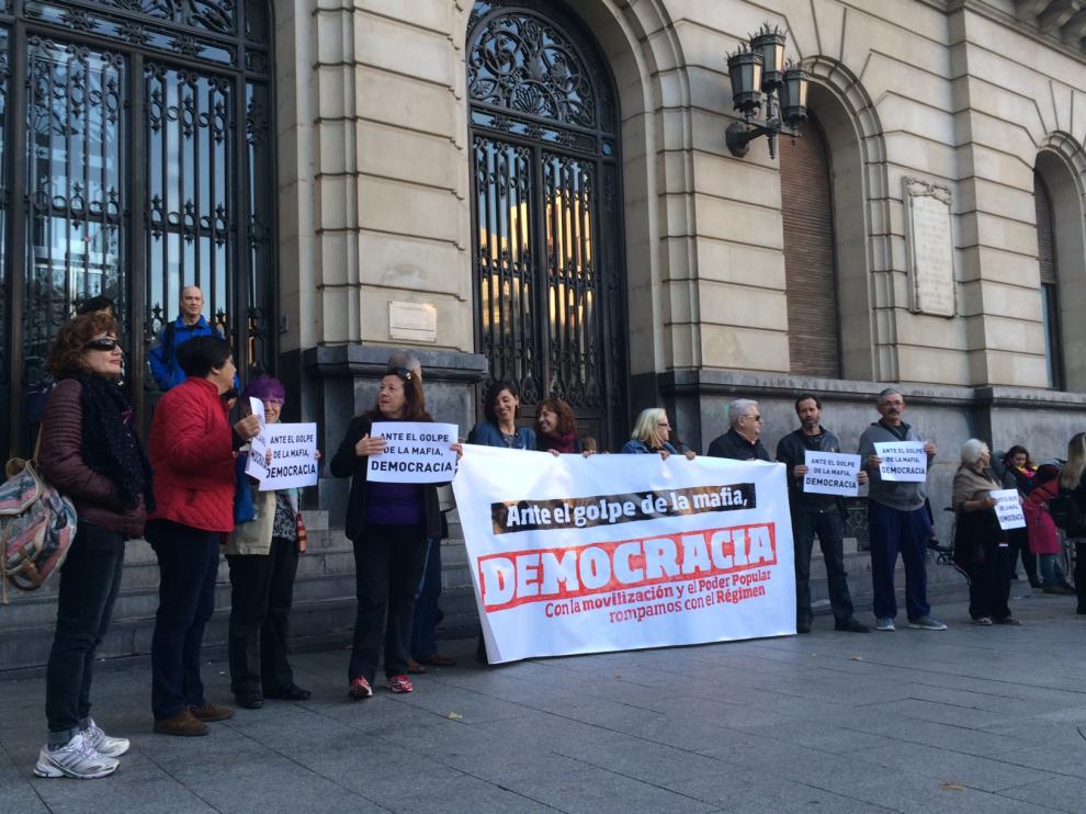 Concentración en Zaragoza contra la investidura de Rajoy