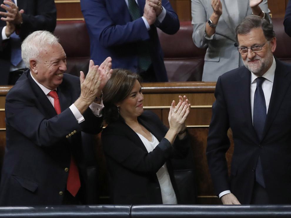 Rajoy, arropado por los suyos tras la investidura
