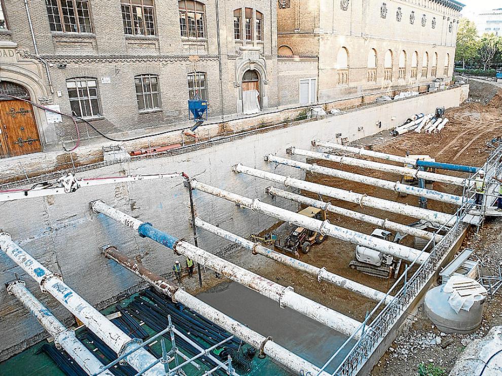 La excavación ha concluido en la parte más cercana al paseo de la Mina.