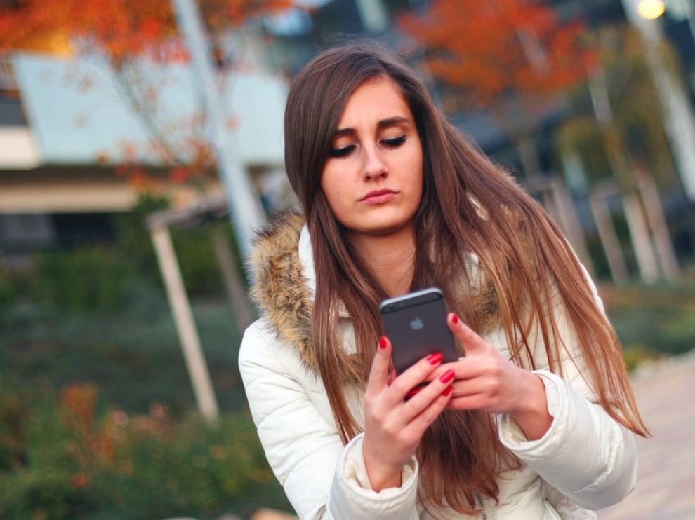 El uso excesivo de Internet lo ha convertido en una droga para muchos jóvenes.