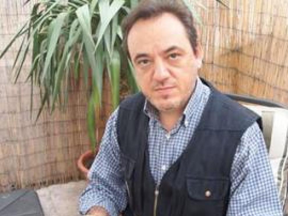 Francisco José Zorzona presenta en la Biblioteca de Aragón 'No digas que fue amor'