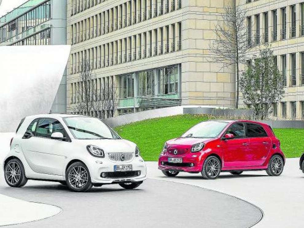 De izquierda a derecha, los modelos Smart Fortwo, Smart Forfour y el Smart Fortwo Cabrio.